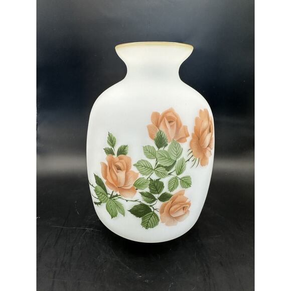 Vintage Japanese White Satin Glass Vase with Hand Painted Peach Roses Gilt Edge - Picture 2 of 8